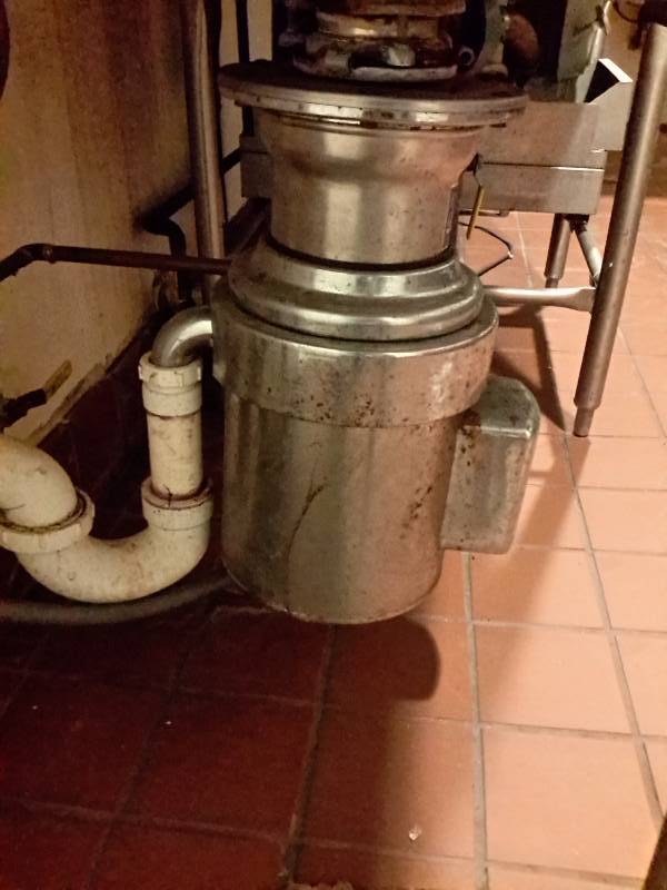 ES 2000, Dishwashing system with ISE In sink Erator and 2 drainboards.. Hood included, but no fans. .They must stay on the building.