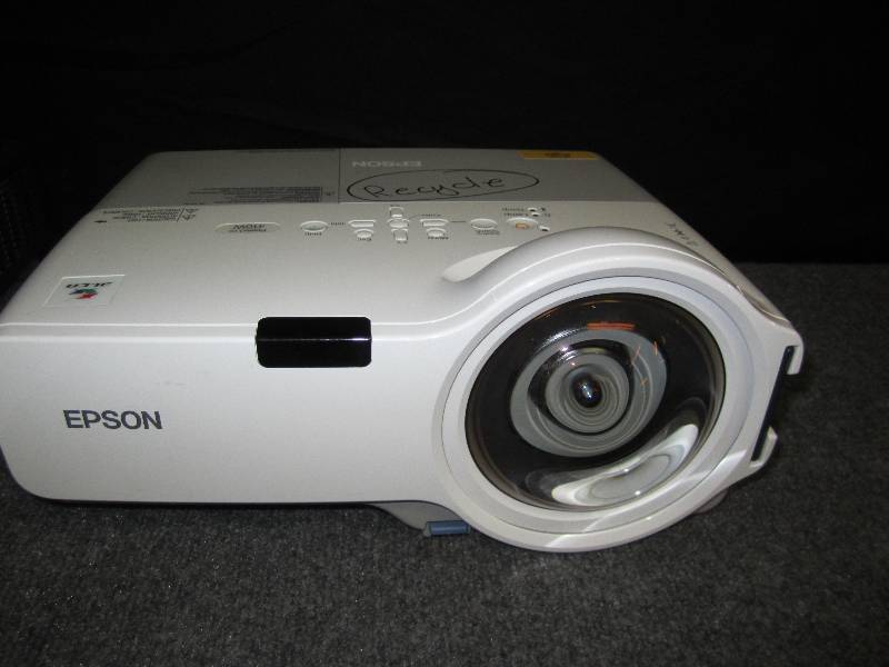 lot 20 image: Epson 3LCD Powerlite 410W needs a n...