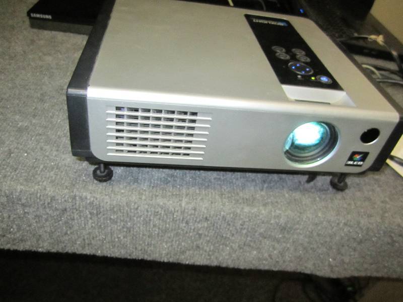lot 23 image: Boxlight 3 LCD projector, working...