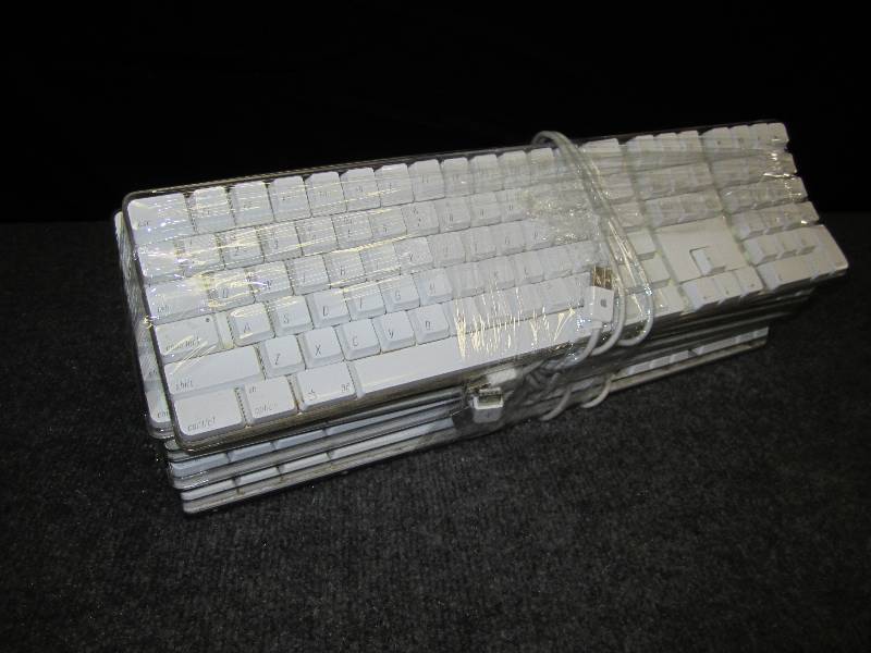 lot 37 image: Lot of 5 Apple USB keyboards...