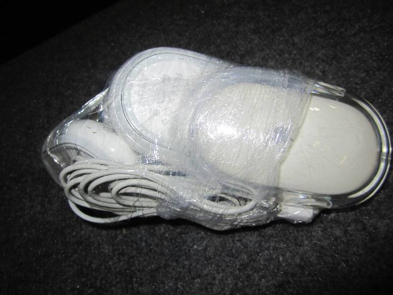 lot 45 image: Lot of 5 USB Apple computer mice...