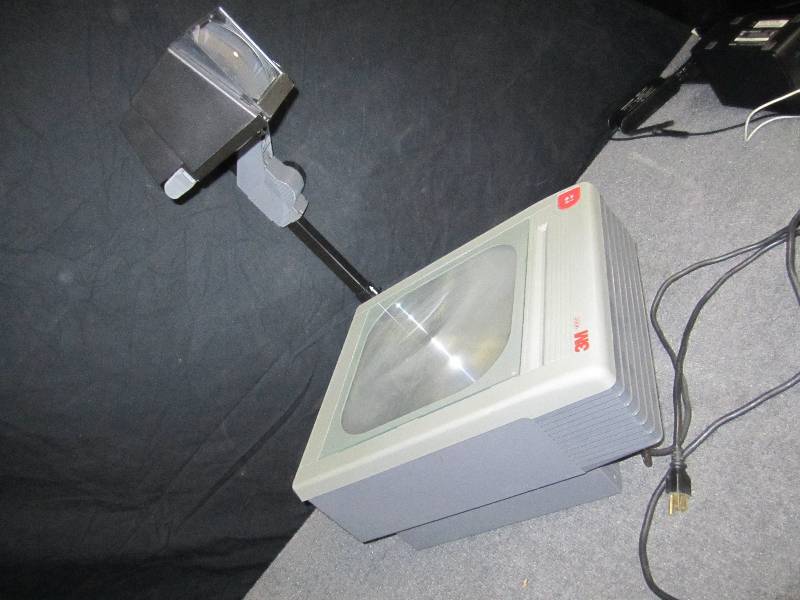 lot 71 image: 3M overhead projector...