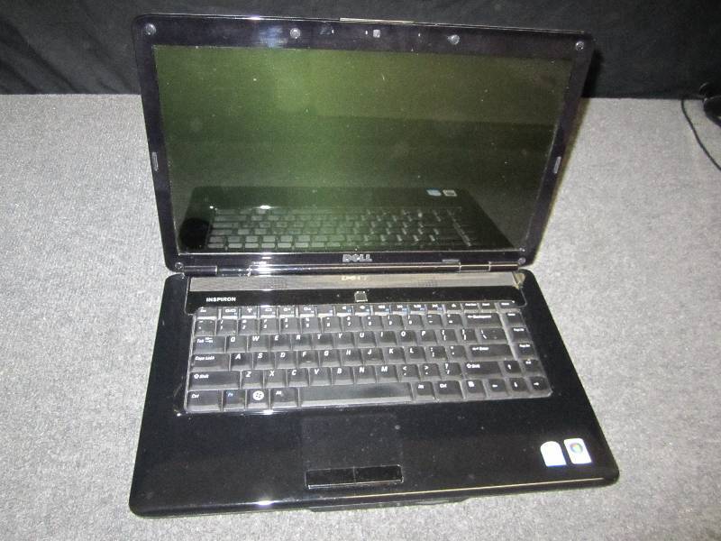 lot 82 image: Dell Inspirion 1545 laptop computer...