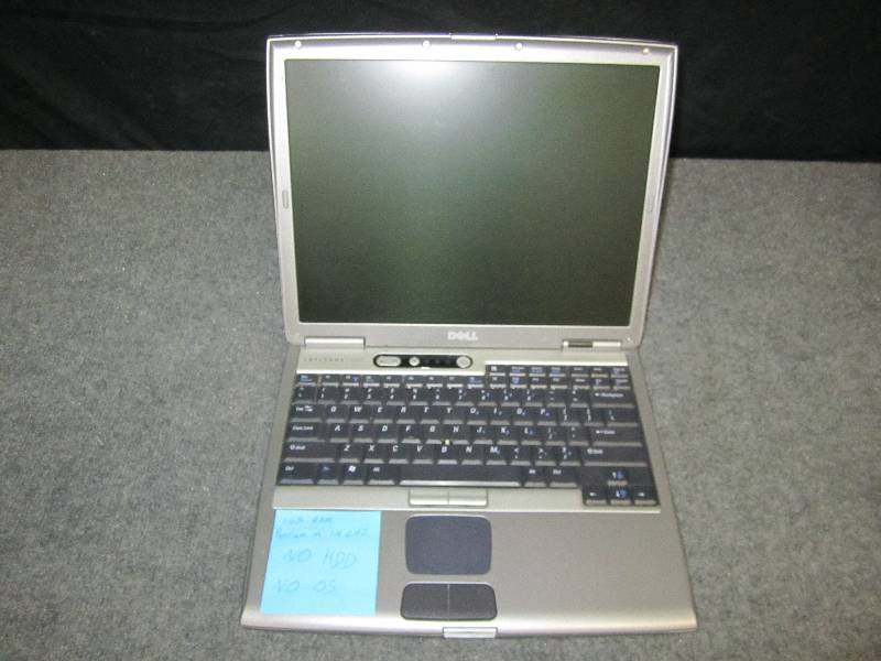 lot 86 image: Dell Latitude D600 laptop computer,...