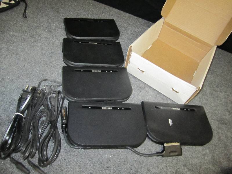 lot 89 image: Lot of 5 Toshiba batter charger PA3...