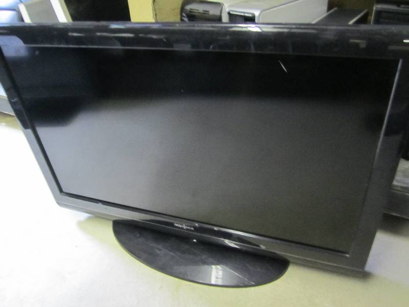 lot 101 image: Flat screen TV, powers on, no displ...