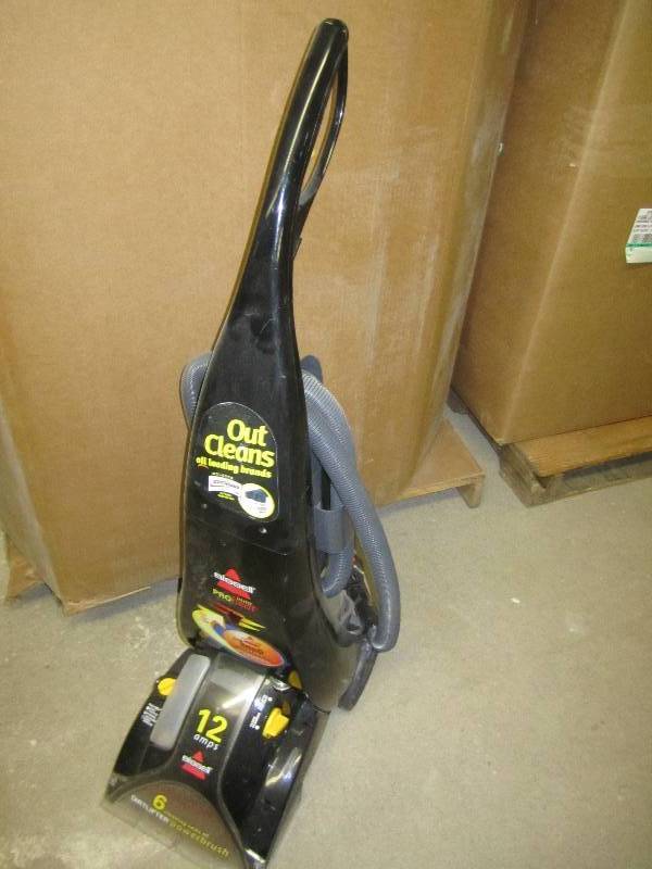 lot 109 image: Bissell Pro Heat carpet shampooer...