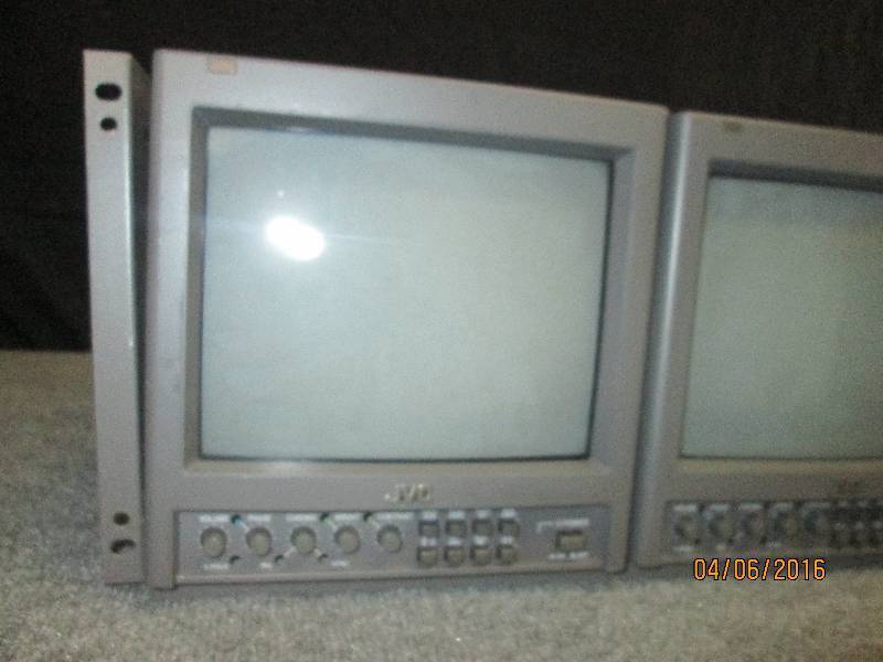 lot 96 image: Pair of JVC model TM-910SU professi...