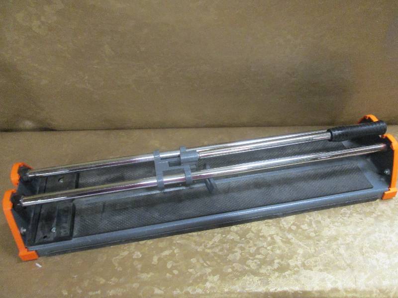 HDX 20 inchTile Cutter no box...
