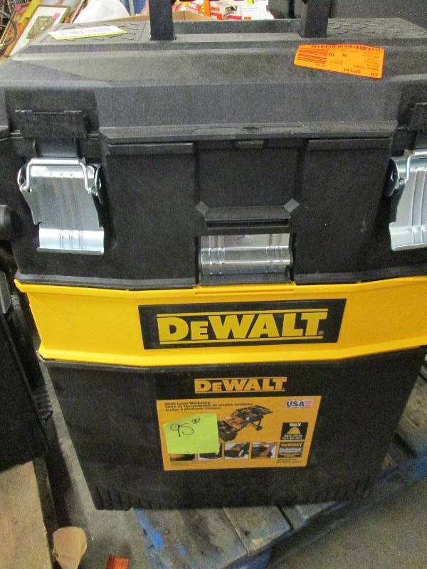 DeWalt Multi Level Workshop on whee...