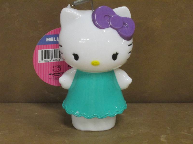 lot 31 image: Hello kitty bobber ...
