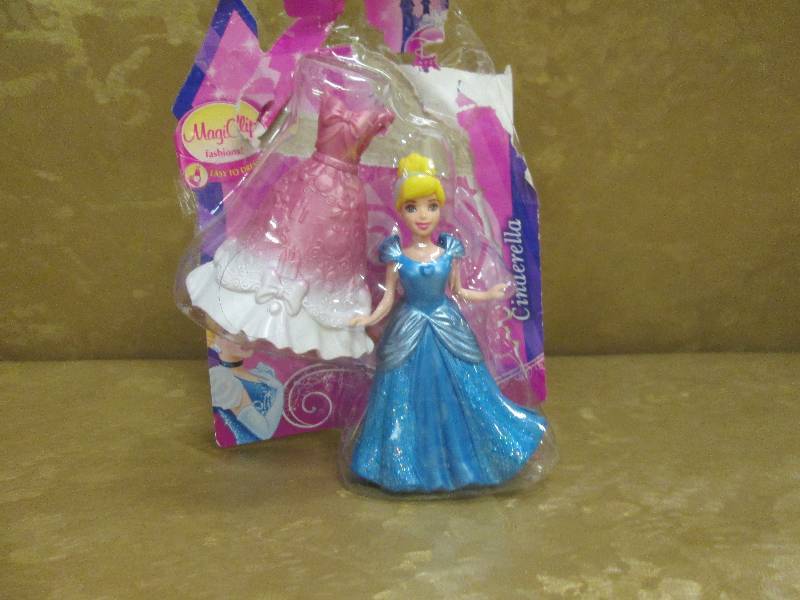 lot 35 image: Magiclip Cinderella...