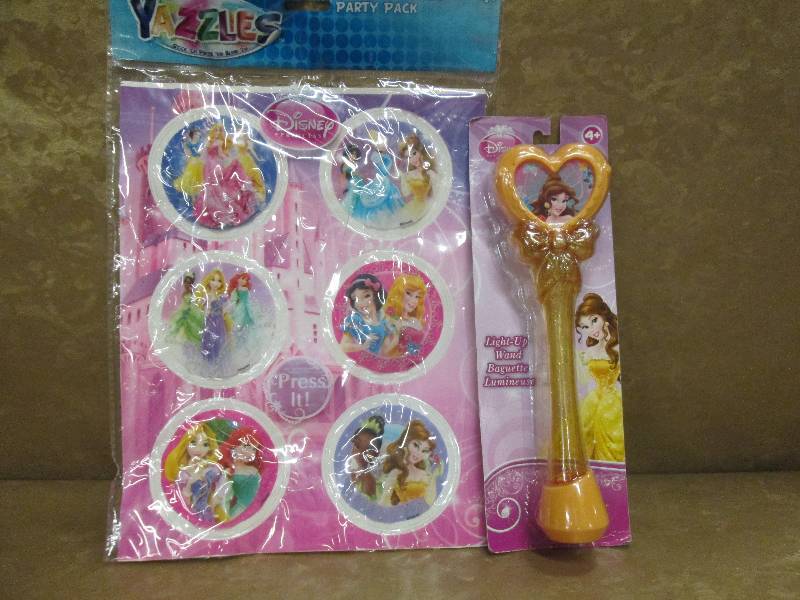 lot 40 image: Disney Princess Bell wand & light u...