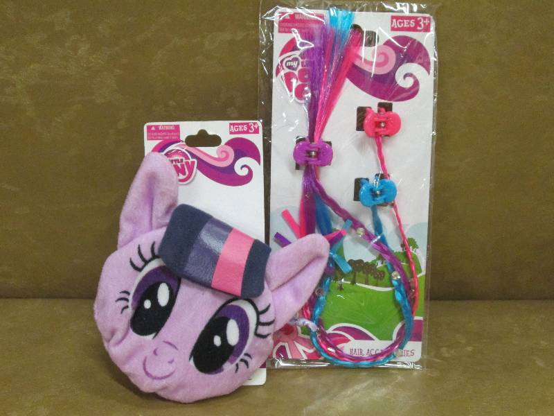 lot 59 image: My Little Pony Coin Purse & Hair Ac...