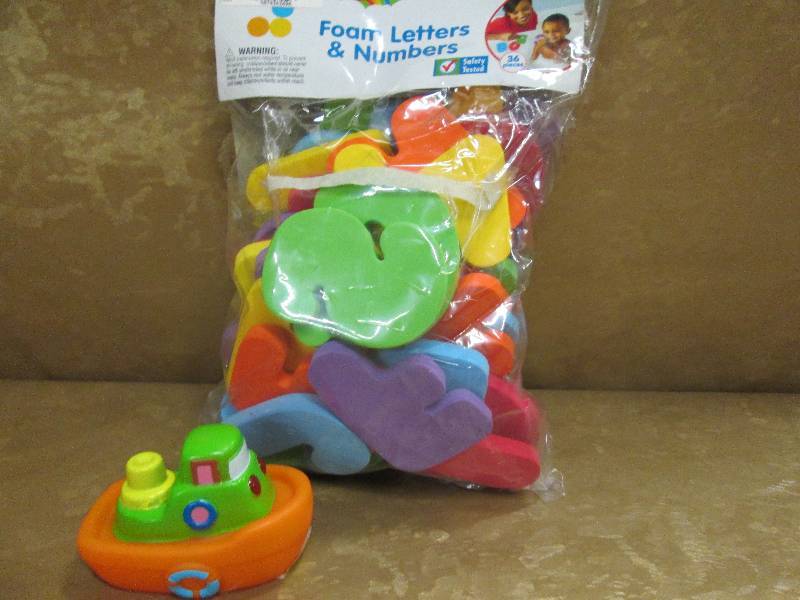 lot 65 image: Bath Numbers & Alphabet tug boat...