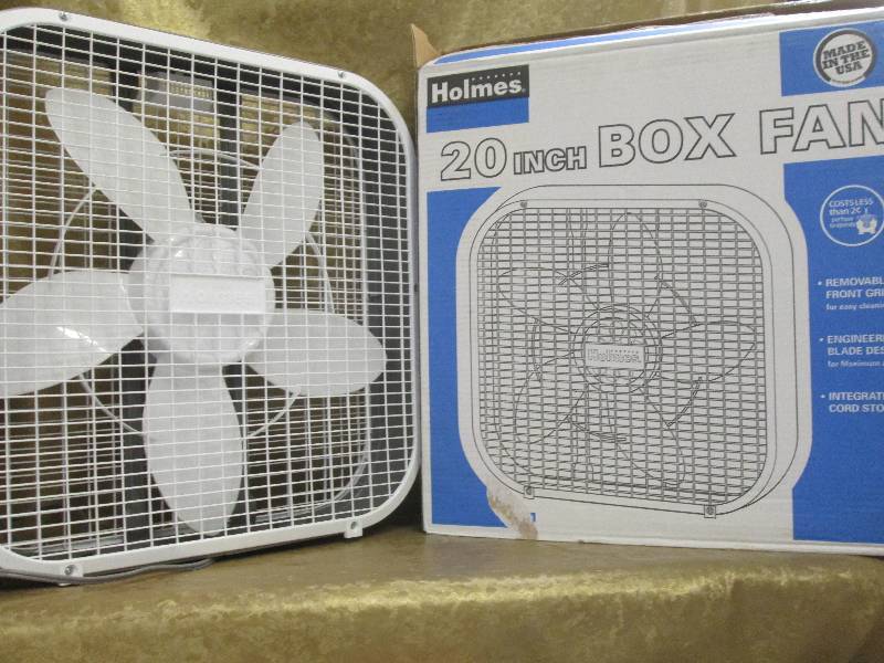 lot 110 image: Holmes 20 Box Fan...