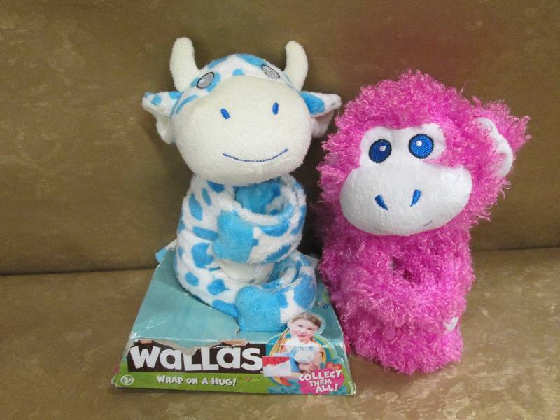 lot 86 image: Hug Wallas(Monkey&Cow)...