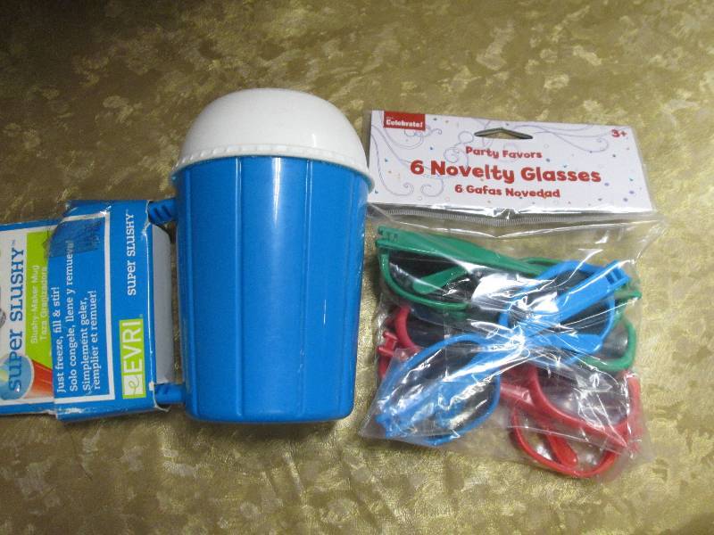 lot 91 image: Slushy Make, & Novelty Sunglasses (...