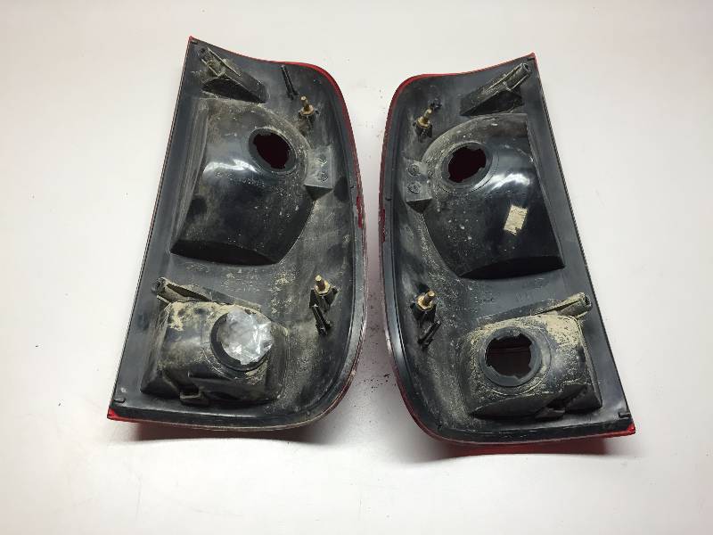 lot 1 image: TAIL LIGHT ASSEMBLIES FITS 98-04 F150EXPEDITION