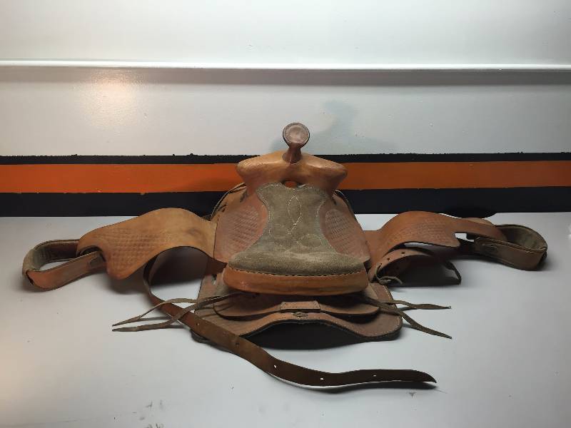 lot 18 image: PONY SADDLE