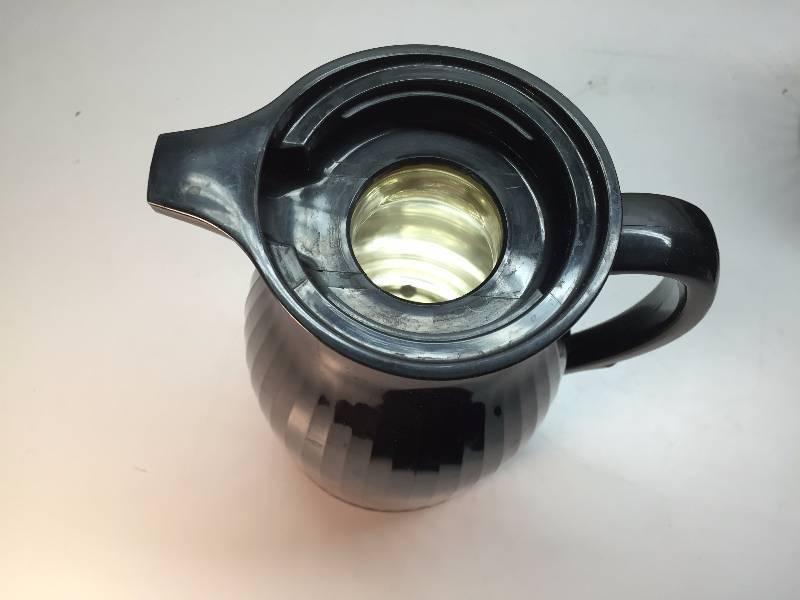 lot 19 image: COFFEE CARAFES (3)
