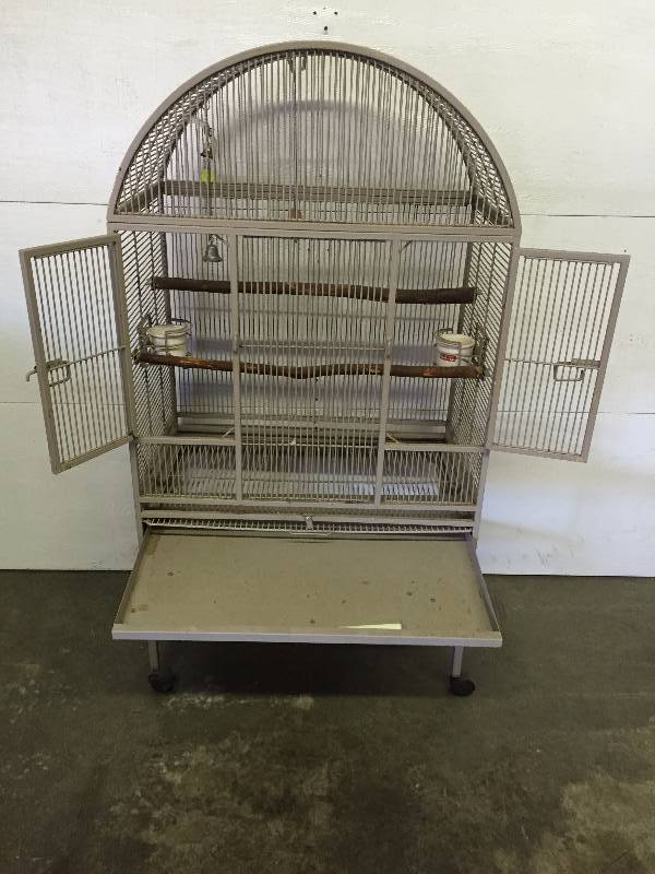lot 28 image: KAYTEE BIRD CAGE LARGE