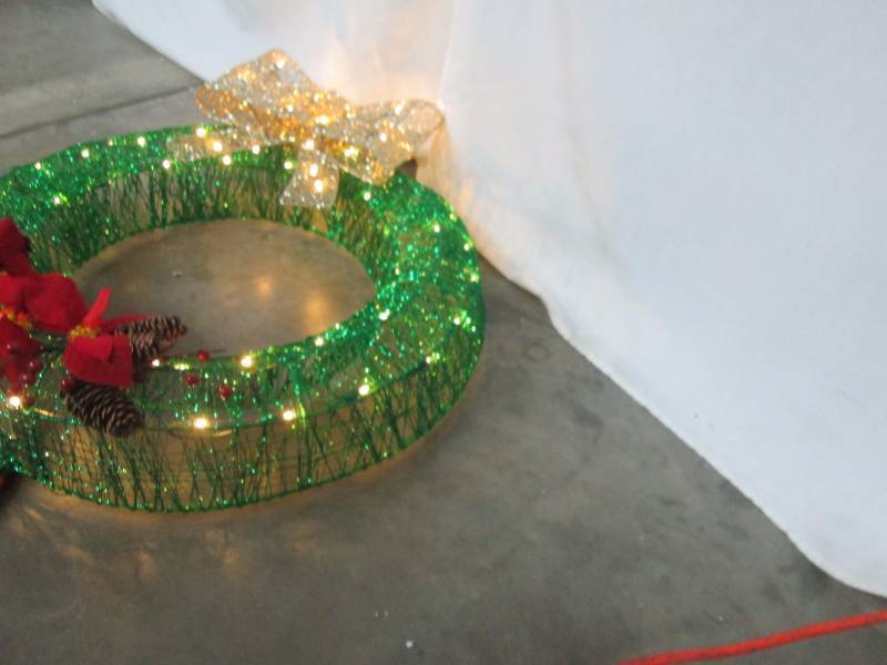 Alcove 28 Prelit Glitter String Wreath