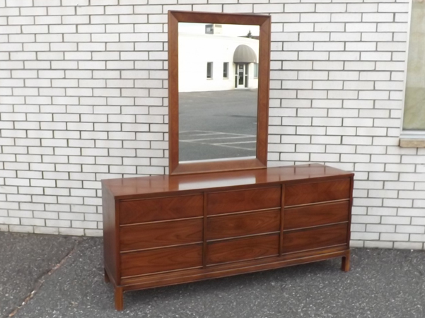 Mid Century Danish Modern Dixie 9 Drawer Chest Of Drawers And