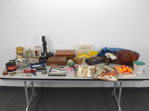 lot 50 image: Large Lot of Misc Collectibles etc.