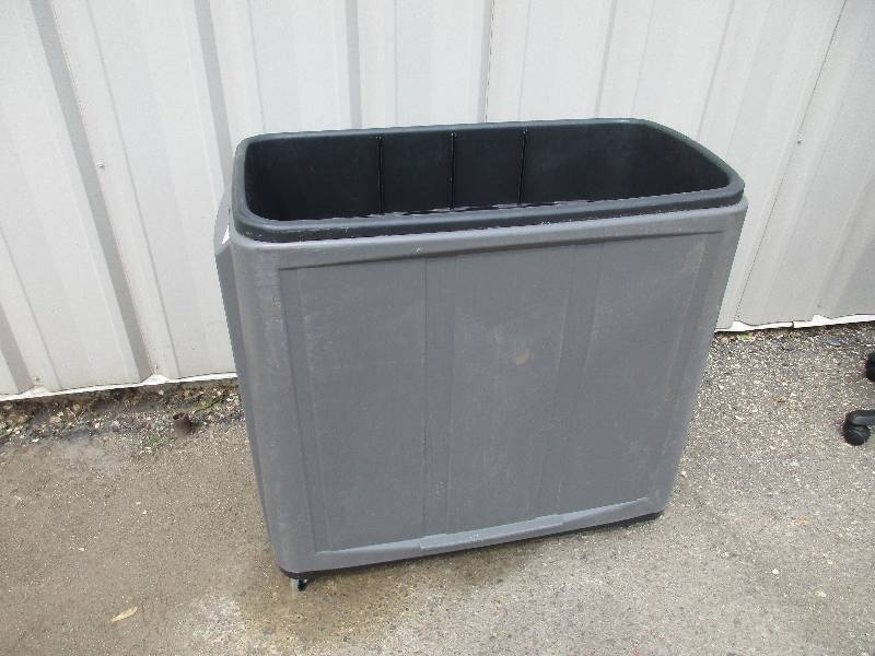 Rolling cooler