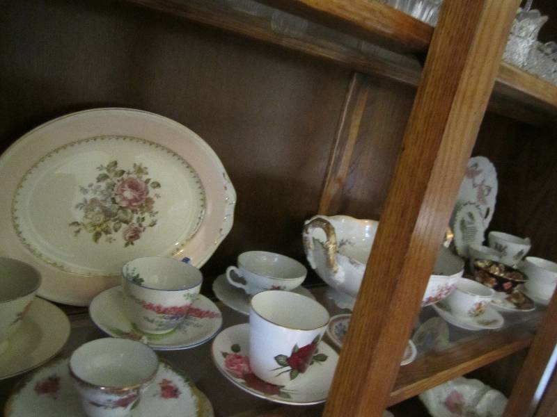 Lot of china and porcelain, entire ...