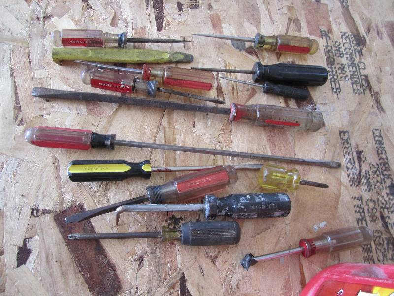 Lot of screwdrivers...