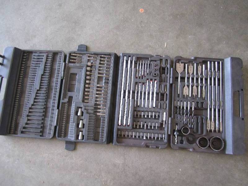 Acordian fold case of drill bits...