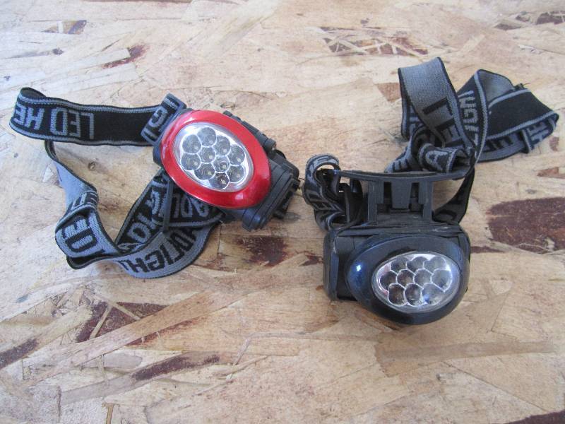 2 LED head lights...