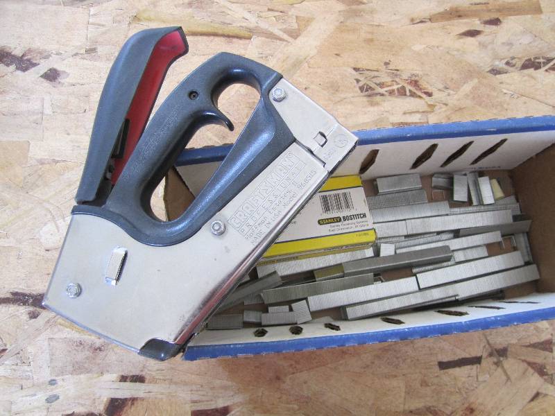 Craftsman stapler and staples...