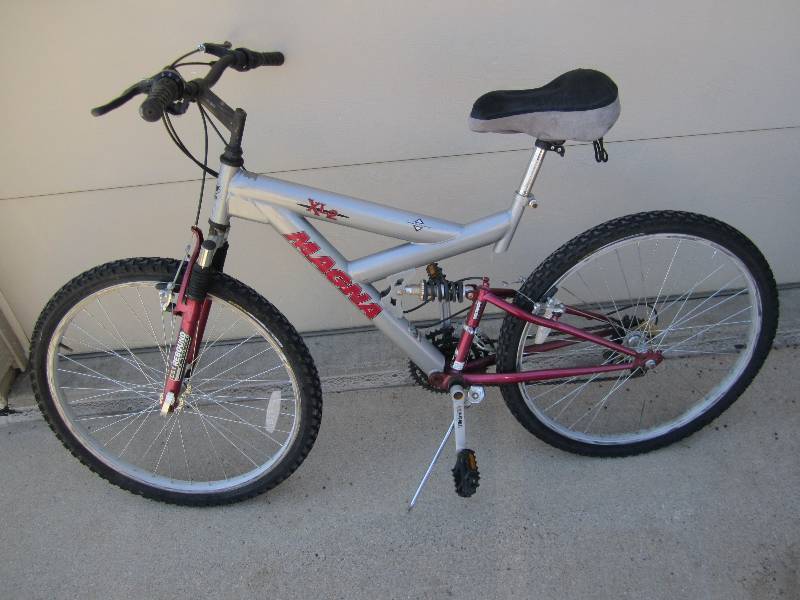 Magna mountain bike with nice gel s...