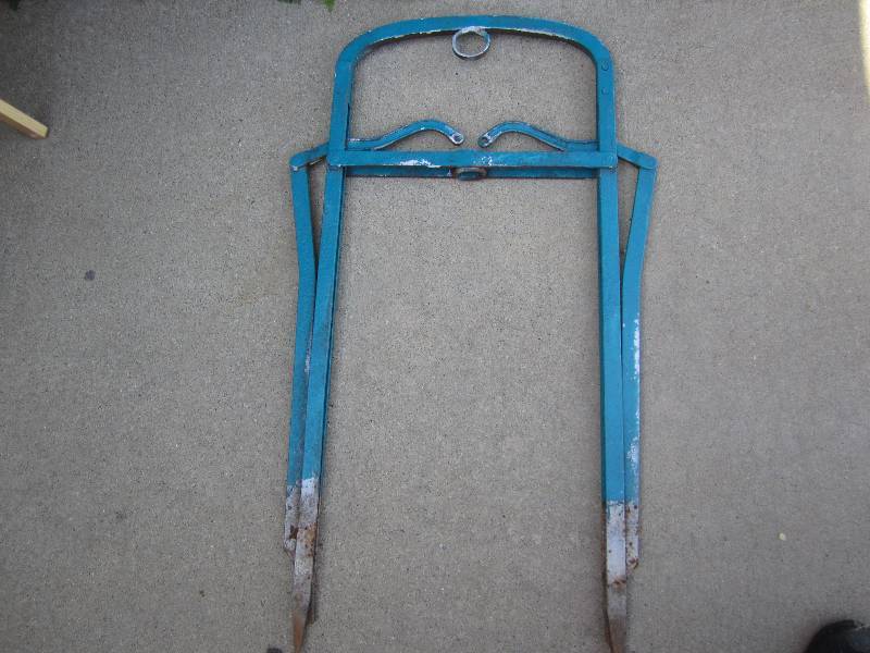 Antique metal tool, stick in the gr...