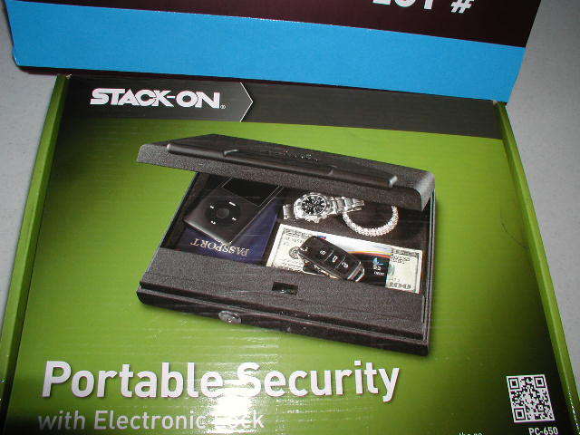 Portable Locking Case with Biometric Lock
