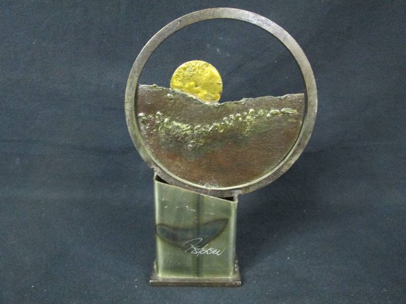 lot 117 image: Setting Sun Sculpture
