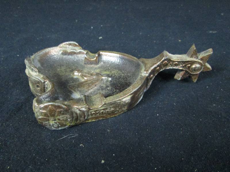 lot 182 image: 3 34 Cowboys Spur Ashtray