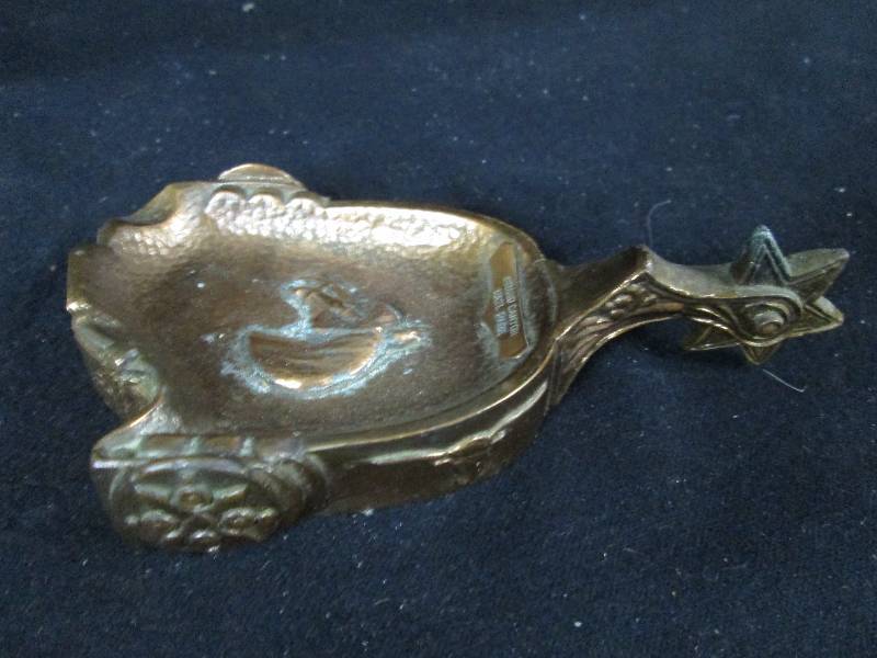 lot 183 image: 3 Cowboys Spur Ashtray