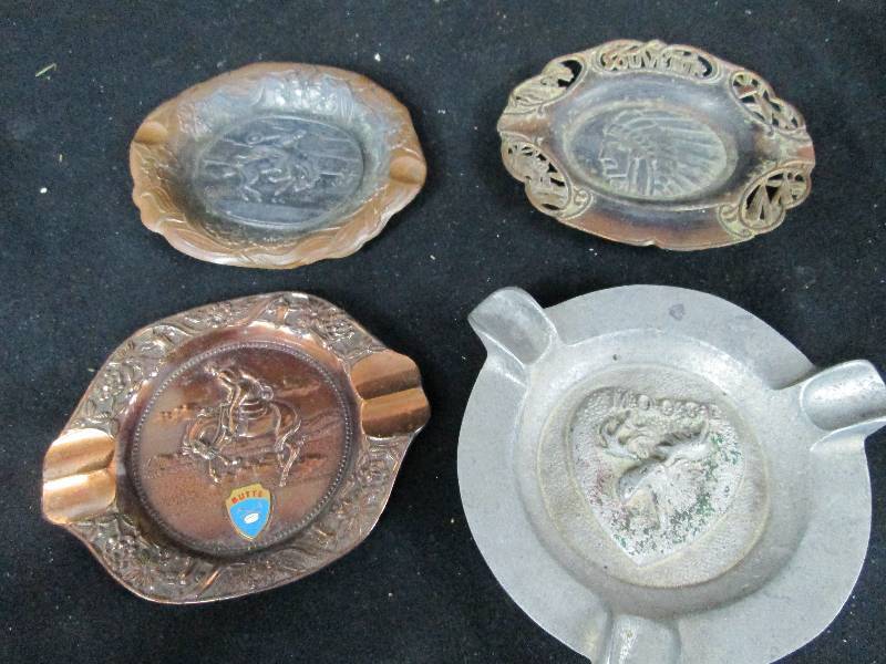 lot 185 image: 4 Souvenir Bucking Bronco, Indian & moose Ashtrays