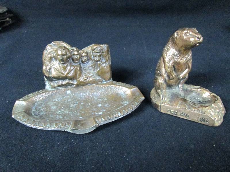 lot 186 image: 2 South Dakota Souvenir Ashtrays
