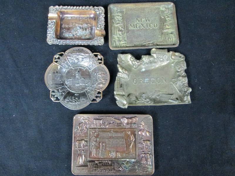 lot 187 image: 5 western States Souvenir Ashtrays