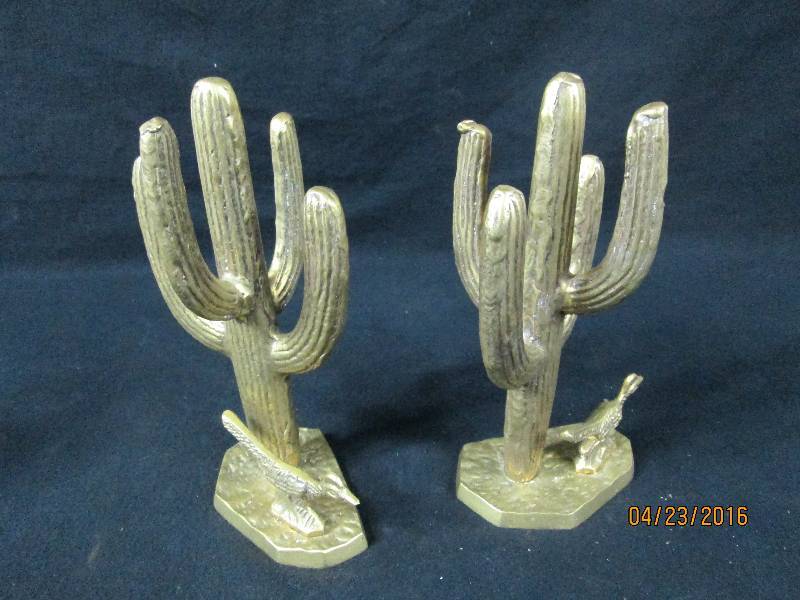 lot 68 image: 3D Cast Bronze Cactus Bookends