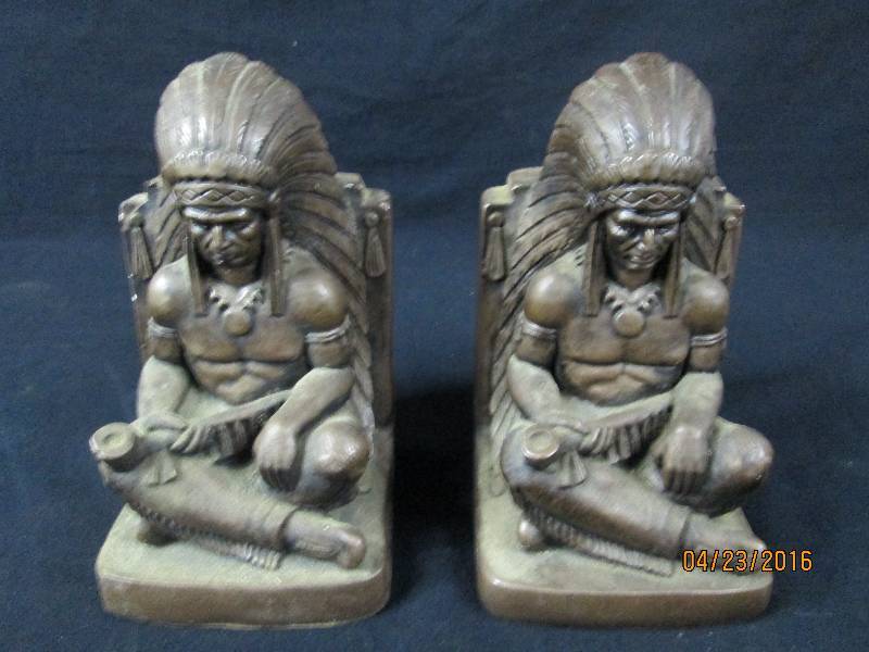 lot 78 image: Indian Chief Chalk ware Bookends