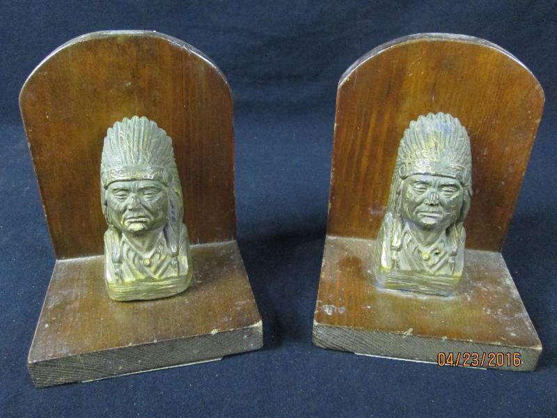 lot 80 image: Homemade Indian Chief Bookends