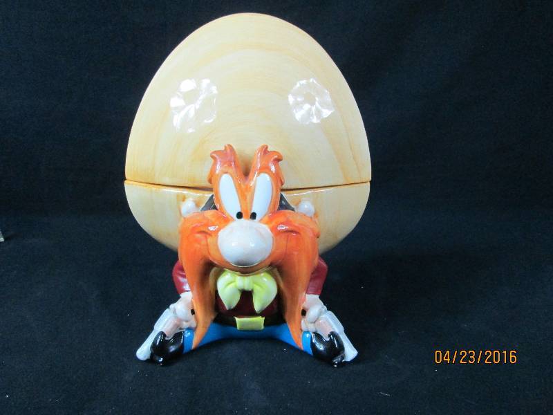 lot 95 image: Warner Brothers Yosemite Sam Cookie Jar