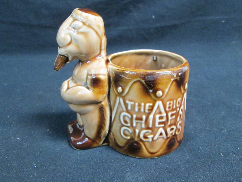 lot 204 image: Big Chiefs Cigars Mug
