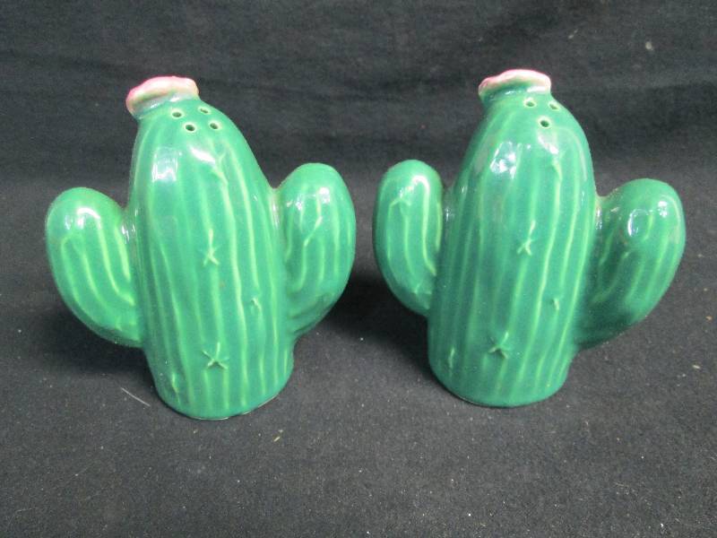 lot 207 image: Treasure Craft Cactus Salt & Pepper